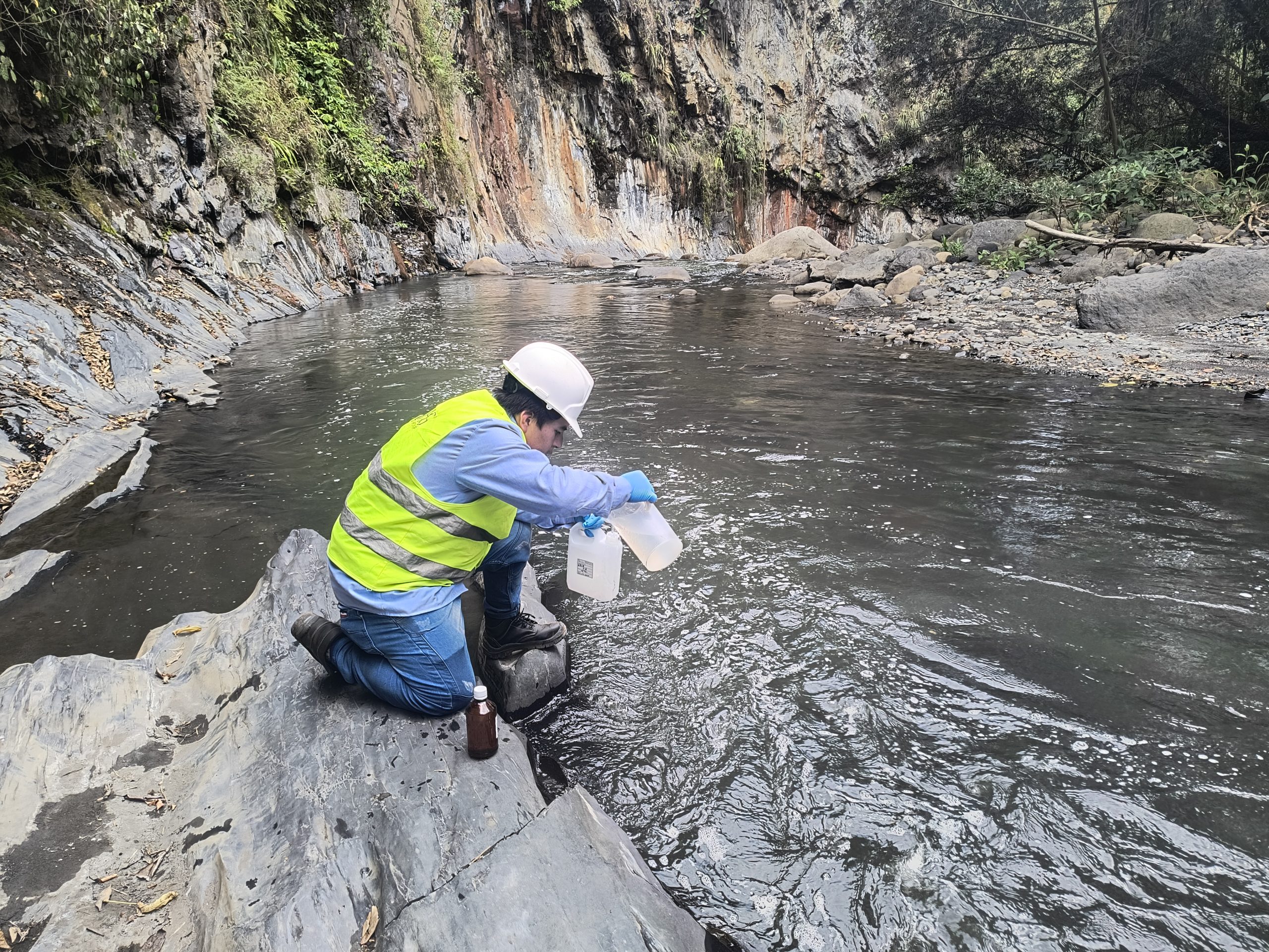 1. Monitoreos De Aguas Agua Superficial Subterranea Y Residual Scaled estudios hidrogeológicos hidrológicos y ambiental